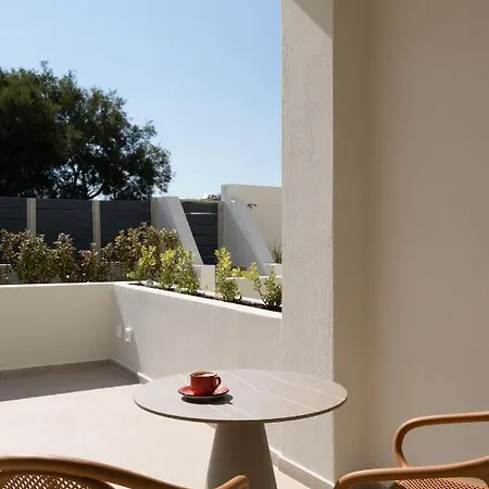 Acanthus Oia-Suites With Private Hot Tub *