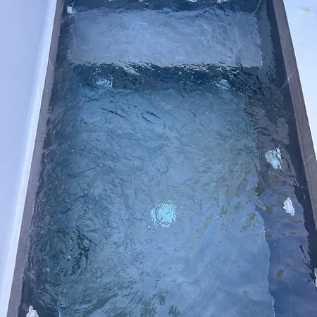 Апартаменты Acanthus - With Outdoor Hot Tub Ия