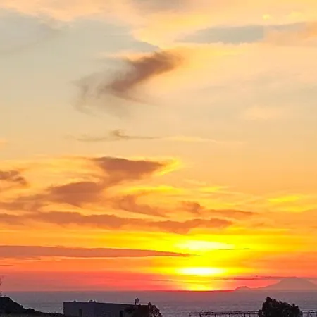Acanthus - With Private Hot Tub * Oia