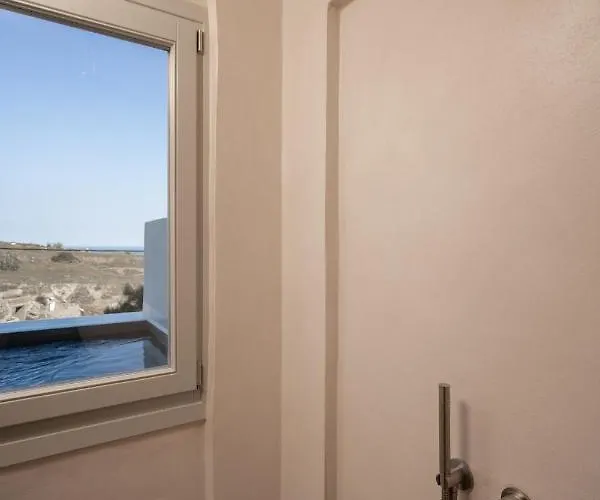 Acanthus - With Private Hot Tub Oia